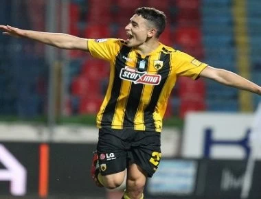 Τρίτη σερί νίκη για την ΑΕΚ στο πρωτάθλημα - Κέρδισε με 0-2 στη Νέα Σμύρνη τον Πανιώνιο